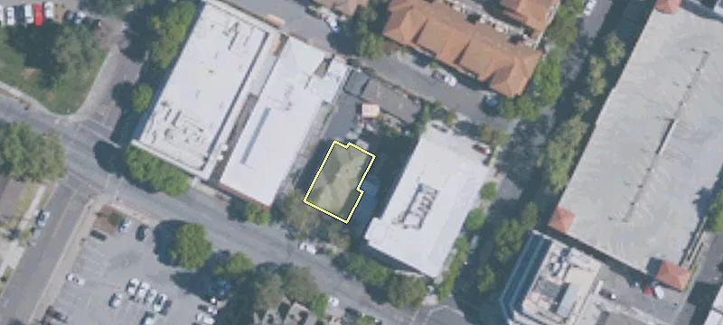 938 Villa St