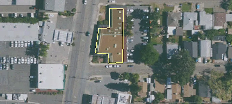912 Main St