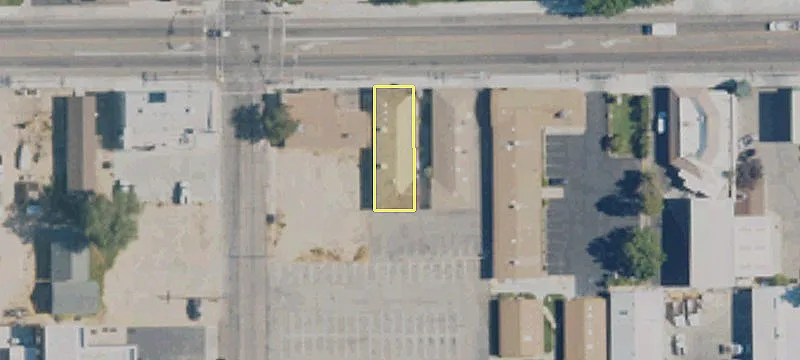 370 Line St
