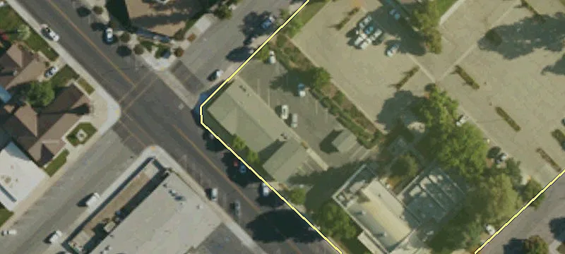 320 James St