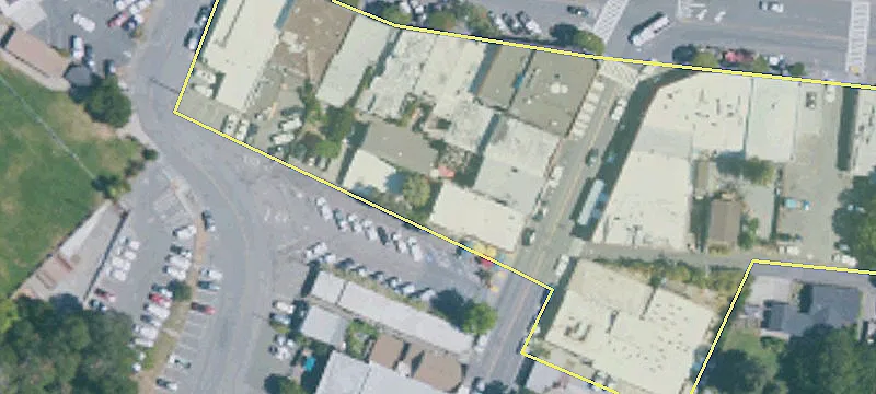 28 Bolinas Rd