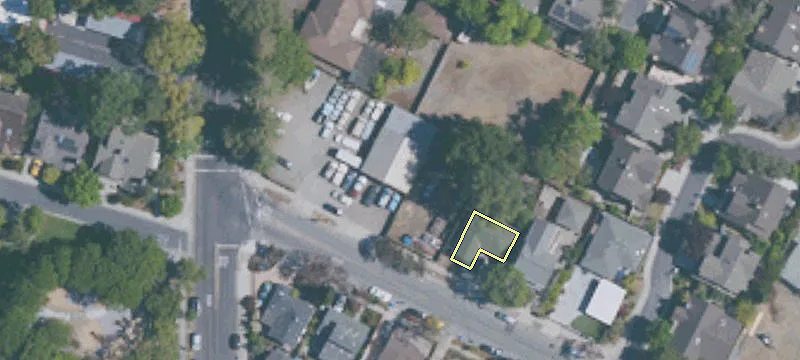 890 Central Ave