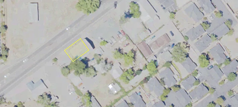 1465 Main St
