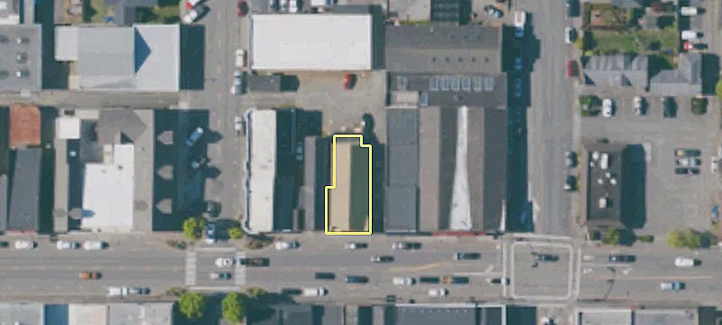 1122 Main St