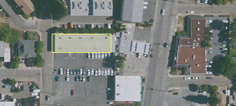 900 Main St