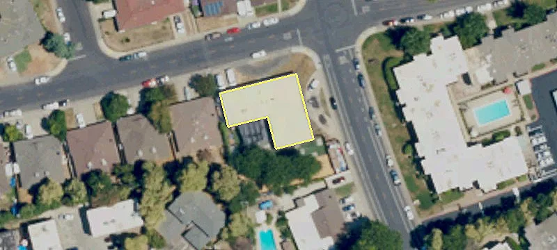 2800 La Loma Dr