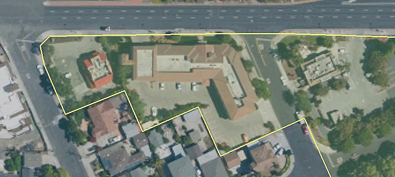 1700 El Camino Real