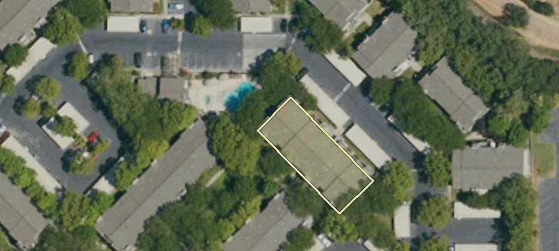 8661 Elk Grv Blvd