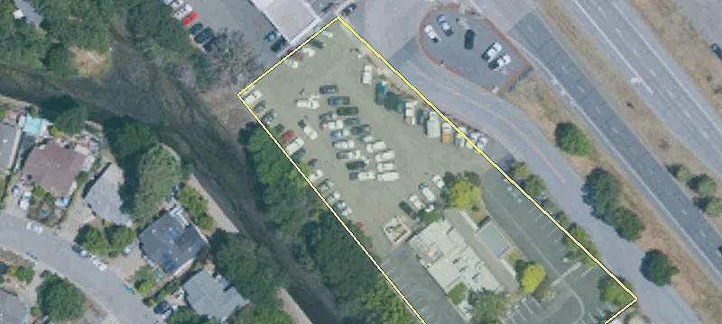 7132 Redwood Blvd