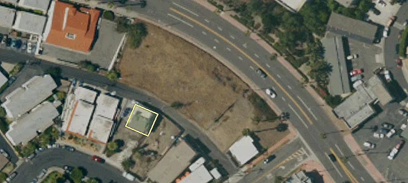 1300 El Camino Real