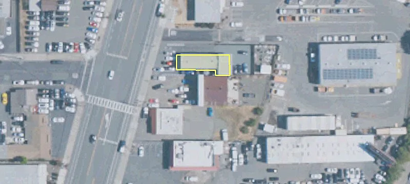 2596 Main St