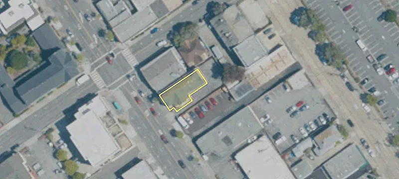786 Lighthouse Ave