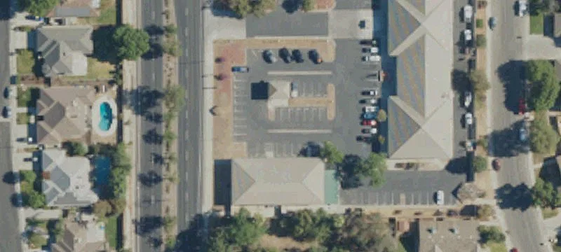 2425 10th Ave