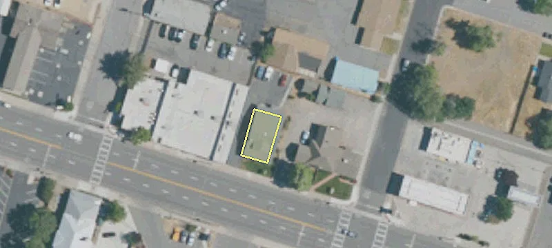 1825 Main St