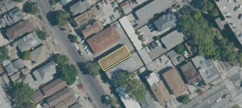 70 8th St