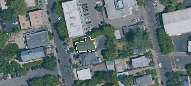230 Ctr St