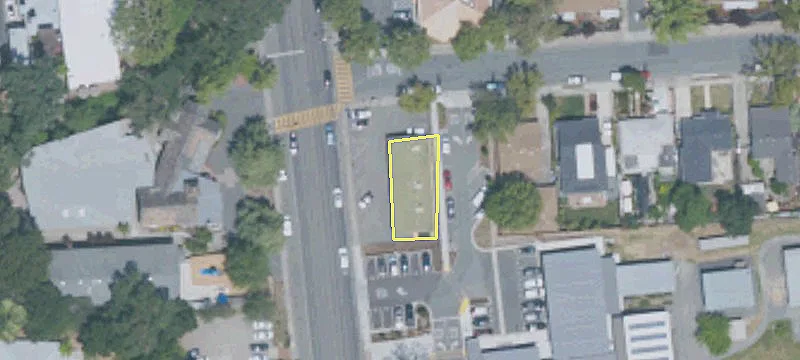 958 Moraga Rd