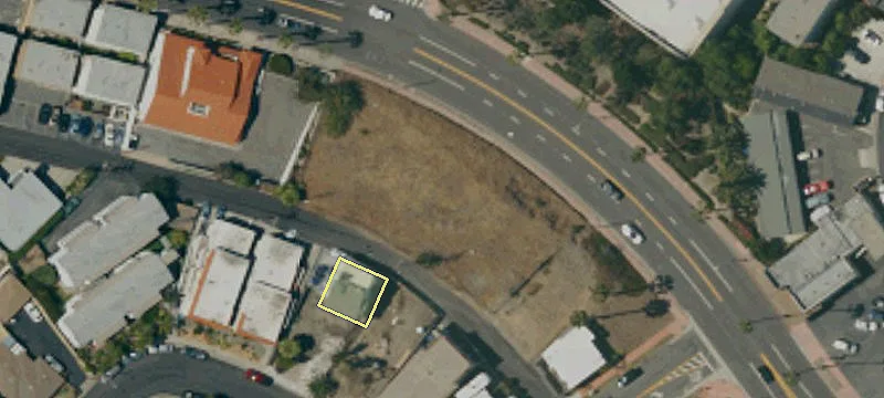 1300 El Camino Real