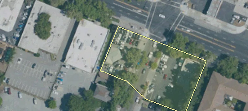 2105 The Alameda