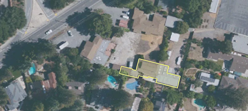 323 Moorpark Way