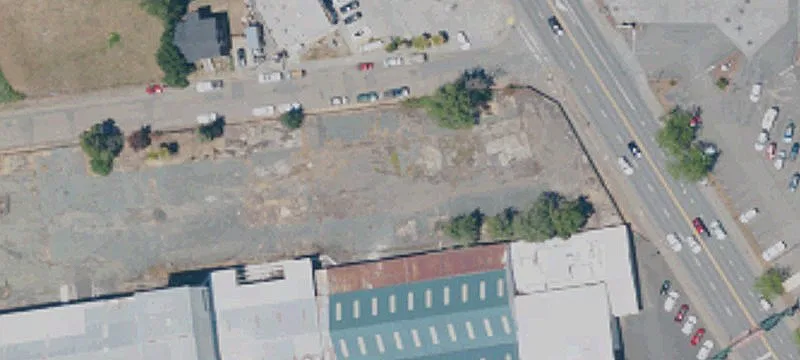 906 Main St
