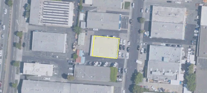 855 Commercial St
