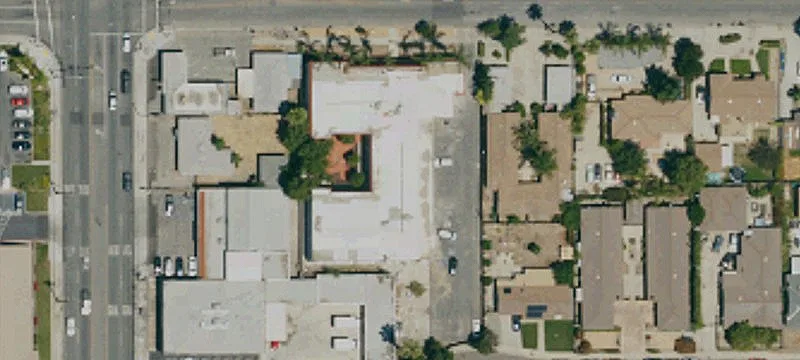 1353 Devonshire Ave