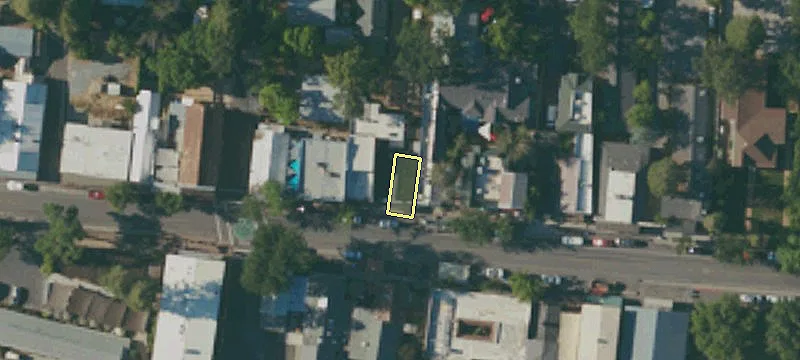 418 Main St