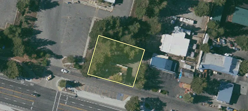 3310 Main St