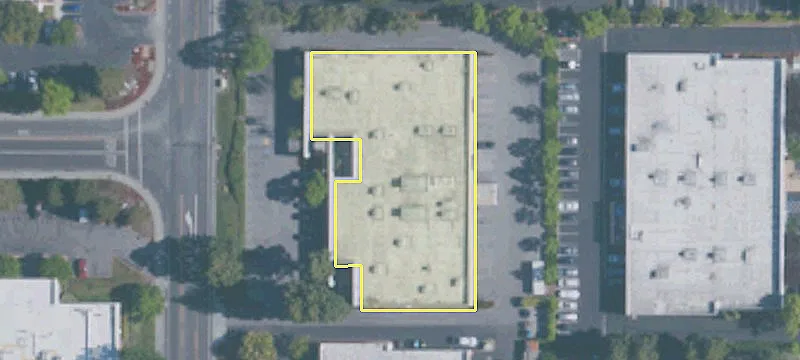 490 Lakeside Dr