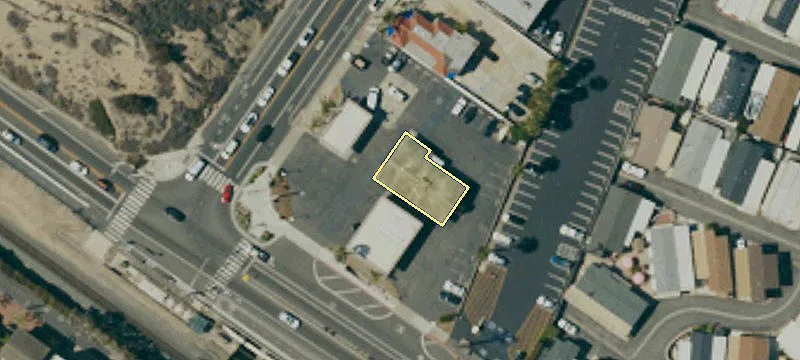 2749 El Camino Real