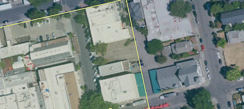 330 Ctr St