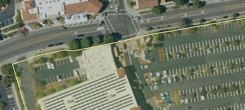 22205 El Paseo