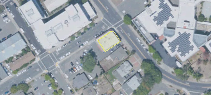 900 Ct St