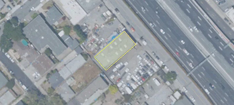 24 Amphlett Blvd