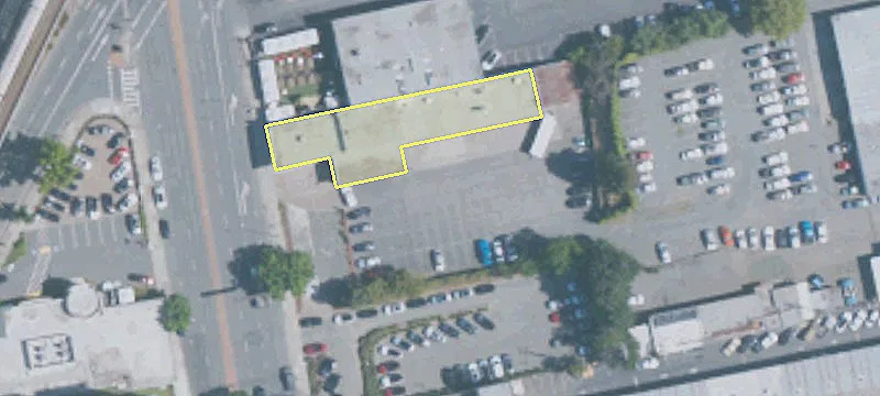 2100 Main St