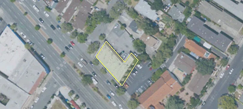 2127 El Camino Real