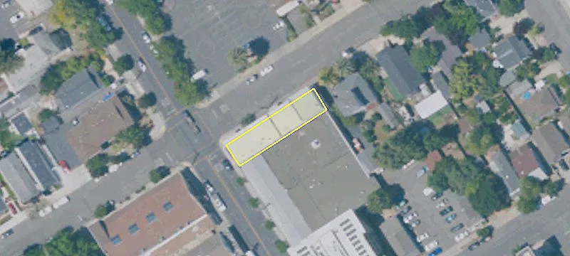 1350 Main St