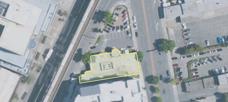 2101 Main St