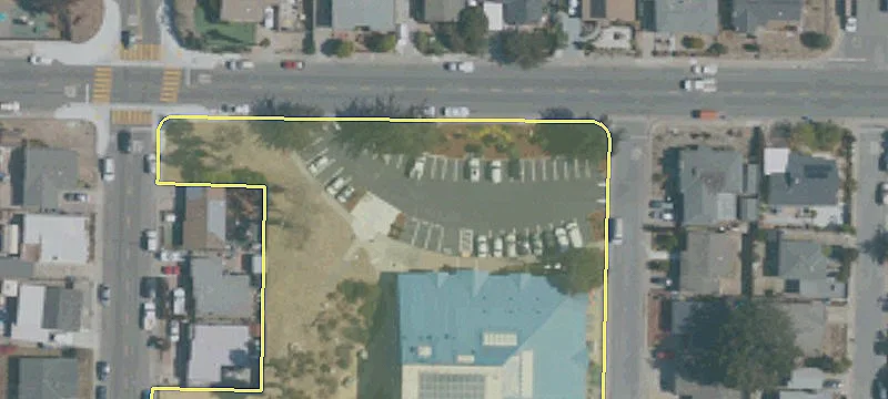 1332 La Salle Ave