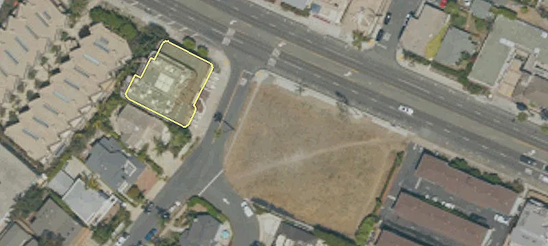 1400 Coast Hwy