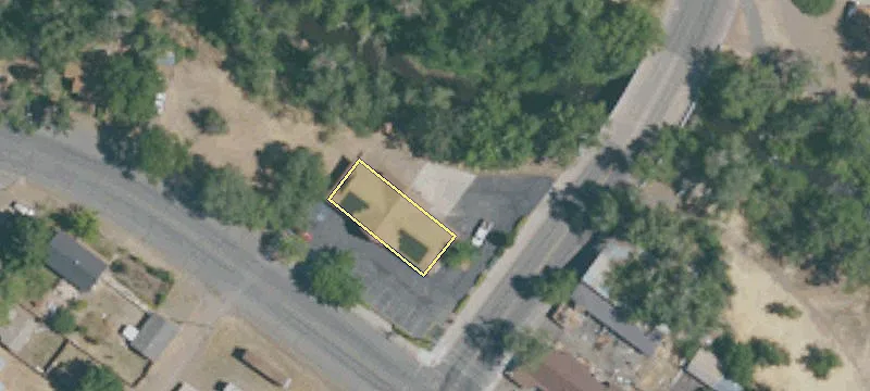 1495 Riverside Dr