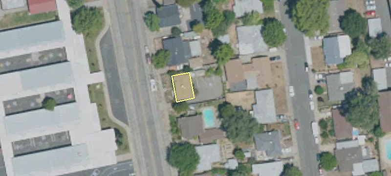 813 Dora St