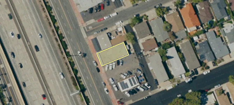 3305 El Camino Real