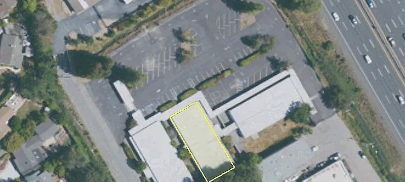 3833 Redwood Hwy