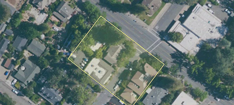1505 Main St