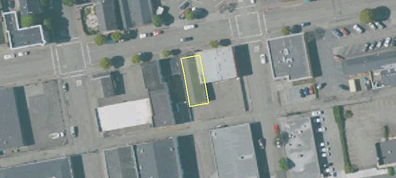 228 3rd St