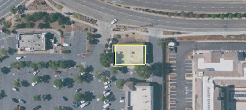 2595 Main St