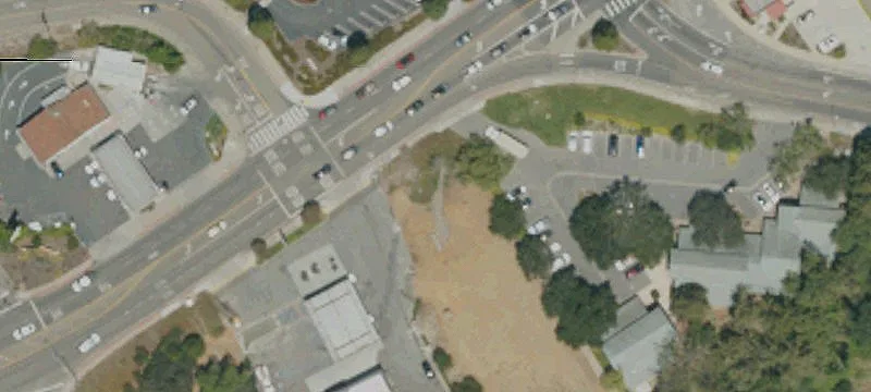 251 Grand Ave