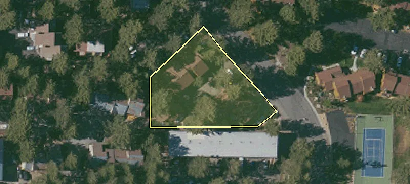 33 Arrowhead Dr